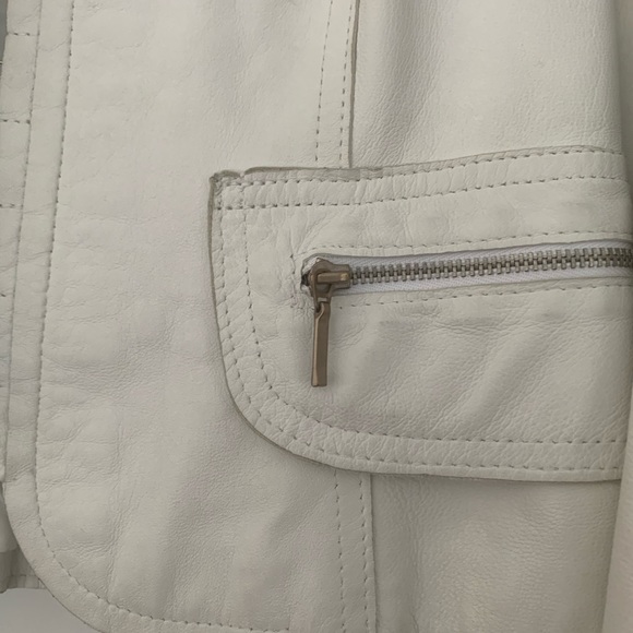 Sexy cropped white leather jacket - Picture 3 of 9